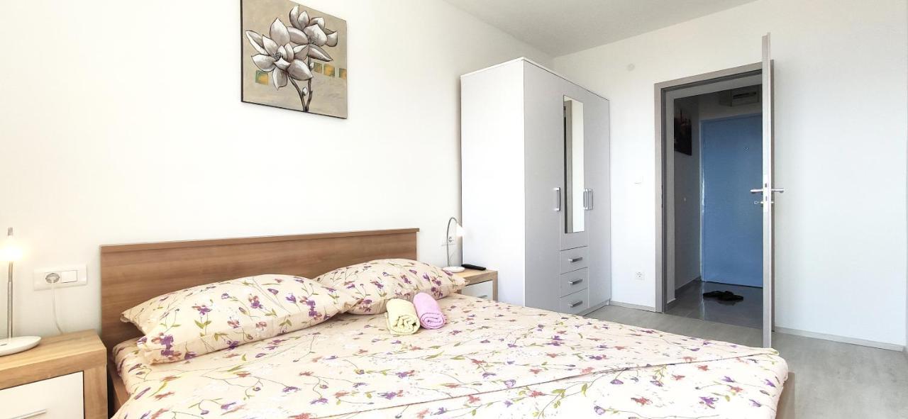 Apartment Dolores Makarska Esterno foto
