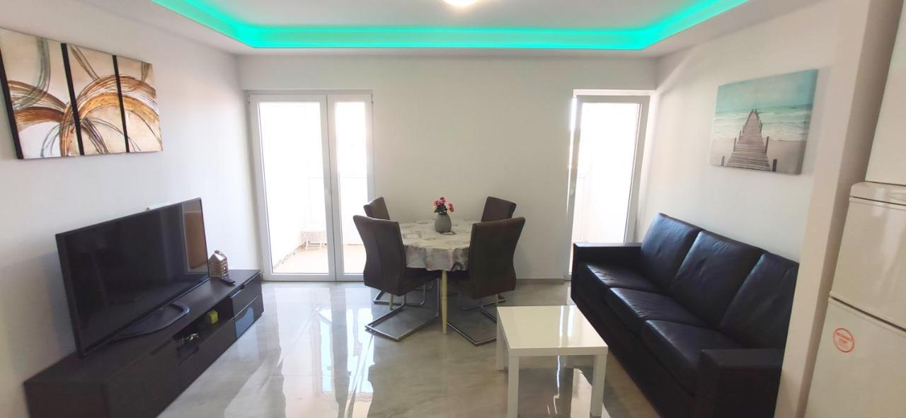 Apartment Dolores Makarska Esterno foto