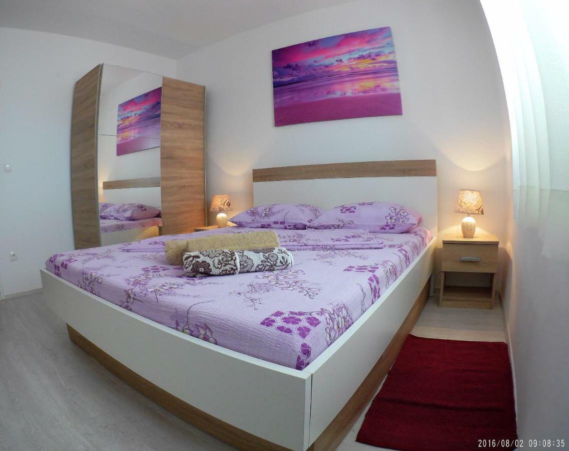 Apartment Dolores Makarska Esterno foto